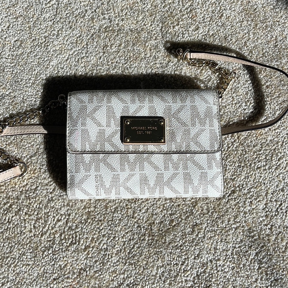 Micheal Kors purse